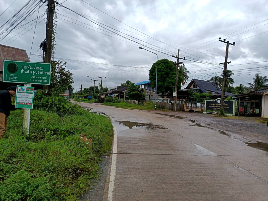 ที่ดินเปล่า นครสวรรค์ ลาดยาว ห้วยน้ำหอม 850000