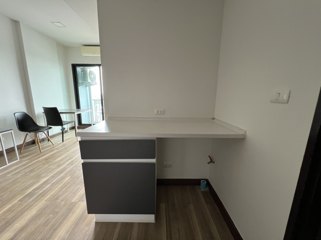 คอนโด เอช ซี คอนโดมิเนียม ชลบุรี เมืองชลบุรี แสนสุข 2280000