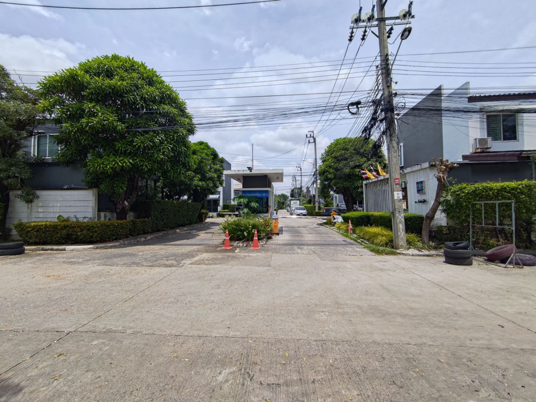 ทาวน์เฮ้าส์ นนทบุรี ปากเกร็ด บ้านใหม่ 1890000