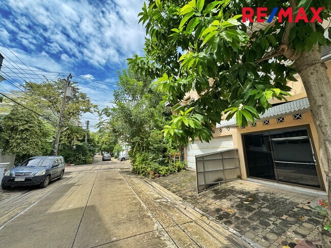 ทาวน์เฮ้าส์ การ์เด้น ซิตี้ ลากูน (Garden City Lagoon) กรุงเทพมหานคร หลักสี่ ทุ่งสองห้อง 4390000