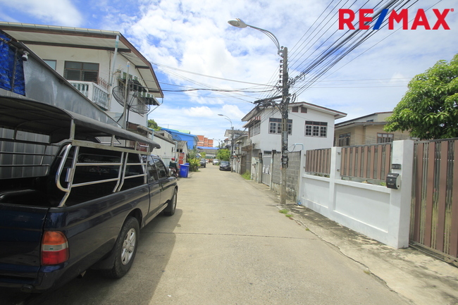 ที่ดินเปล่า ที่ดินสุขุมวิท117 ซ.ภาณุวงศ์14 แถมบ้านเดี่ยว1ชั้น ทำเลดี ค้าขาย5ตารางวา ปัจจุบันเป็นบ้านเช่า สมุทรปราการ เมืองสมุทรปราการ บางด้วน 4225000