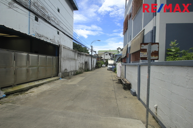 ที่ดินเปล่า ที่ดินสุขุมวิท117 ซ.ภาณุวงศ์14 แถมบ้านเดี่ยว1ชั้น ทำเลดี ค้าขาย5ตารางวา ปัจจุบันเป็นบ้านเช่า สมุทรปราการ เมืองสมุทรปราการ บางด้วน 4225000