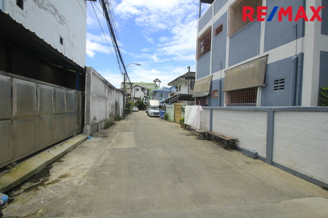 ที่ดินเปล่า ที่ดินสุขุมวิท117 ซ.ภาณุวงศ์14 แถมบ้านเดี่ยว1ชั้น ทำเลดี ค้าขาย5ตารางวา ปัจจุบันเป็นบ้านเช่า สมุทรปราการ เมืองสมุทรปราการ บางด้วน 4225000