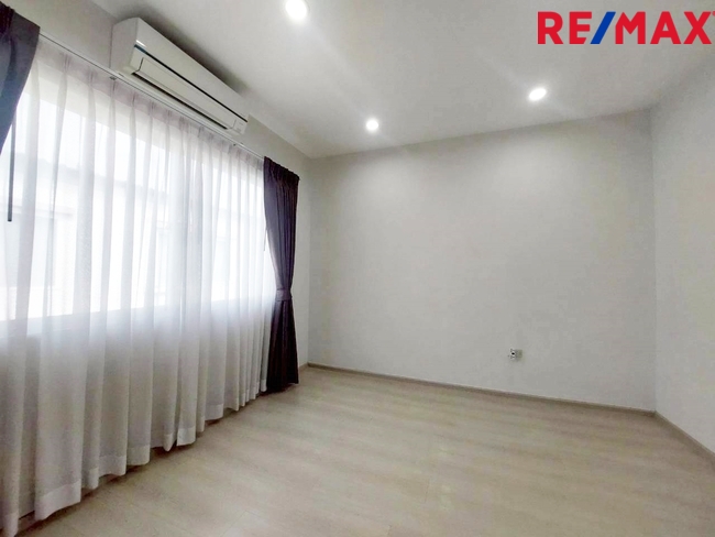 ทาวน์เฮ้าส์ วิลลาจจิโอ เพชรเกษม-สาย4 สมุทรสาคร กระทุ่มแบน สวนหลวง 2850000