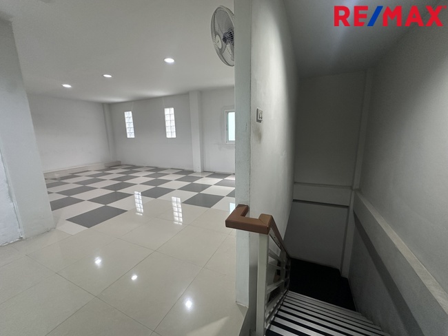 อาคารพาณิชย์ ธนบุรีคอมเพล็กซ์ กรุงเทพมหานคร บางขุนเทียน แสมดำ 12000000