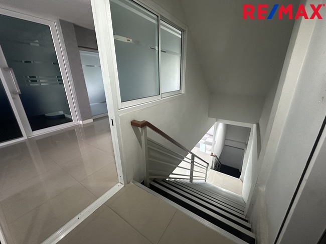 อาคารพาณิชย์ ธนบุรีคอมเพล็กซ์ กรุงเทพมหานคร บางขุนเทียน แสมดำ 12000000