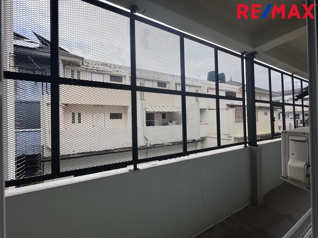 อาคารพาณิชย์ ธนบุรีคอมเพล็กซ์ กรุงเทพมหานคร บางขุนเทียน แสมดำ 12000000