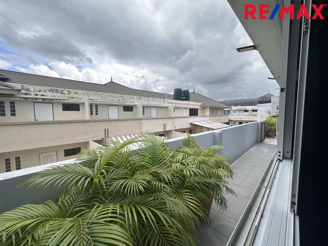 อาคารพาณิชย์ ธนบุรีคอมเพล็กซ์ กรุงเทพมหานคร บางขุนเทียน แสมดำ 12000000