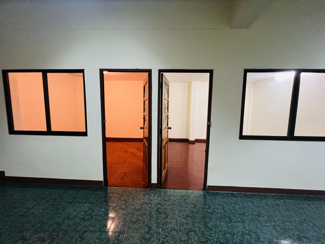 อาคารพาณิชย์ ปทุมธานี ธัญบุรี ประชาธิปัตย์ 10900000