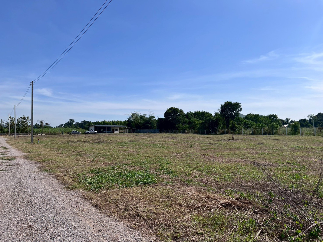Residential land/lot Kanchanaburi Tha Muang Nong Tak Ya 990000