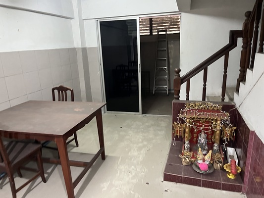 Commercial building Samut Prakan Phra Pradaeng Bang Phueng 5000000