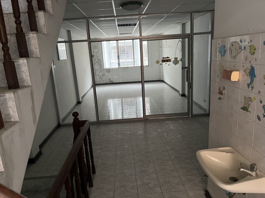 Commercial building Samut Prakan Phra Pradaeng Bang Phueng 5000000