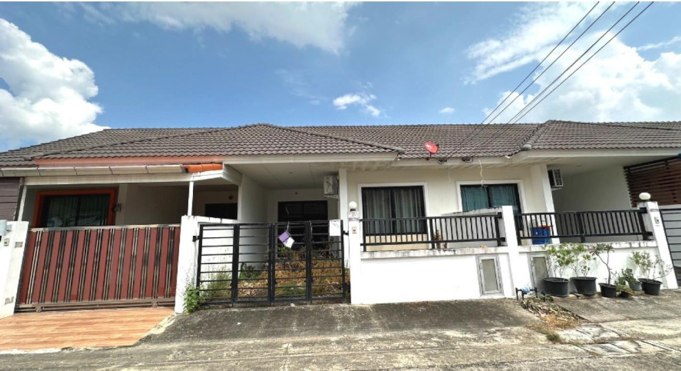 ทาวน์เฮ้าส์ ชลบุรี พนัสนิคม นามะตูม 1350000