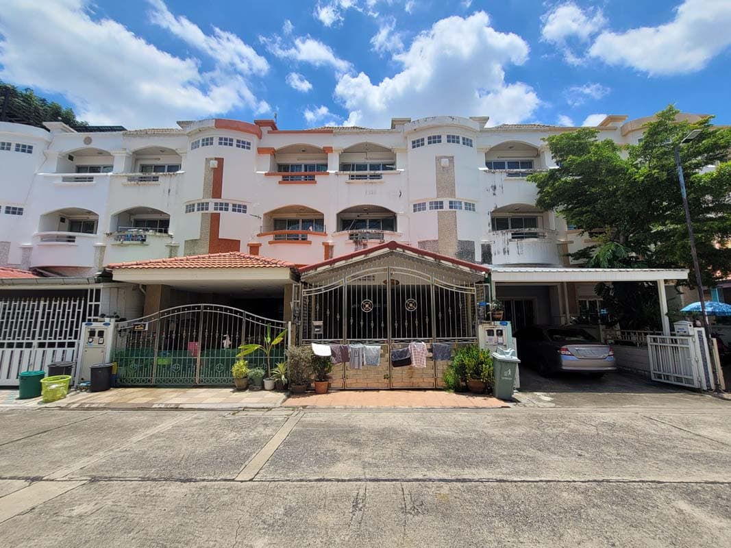 Townhouse Bangkok Bang Kapi Khlong Chan 4200000