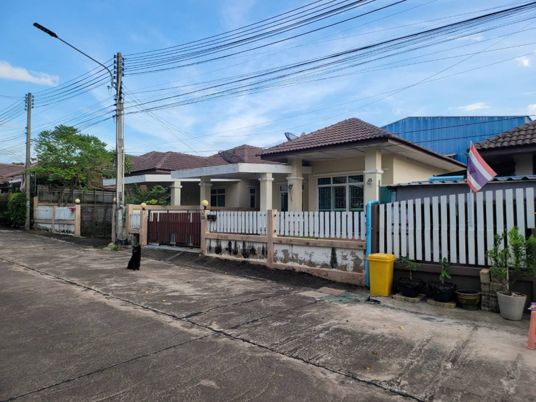 บ้านแฝด พรนรินทร์ 2 ศรีราชา ชลบุรี ศรีราชา สุรศักดิ์ 2300000