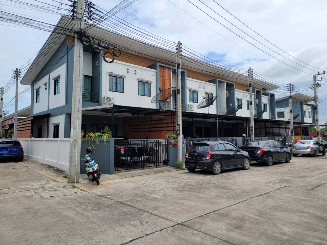 ทาวน์เฮ้าส์ เดอะเน็กซ์ ทาว์นโฮม ศรีราชา ชลบุรี ศรีราชา บึง 1760000