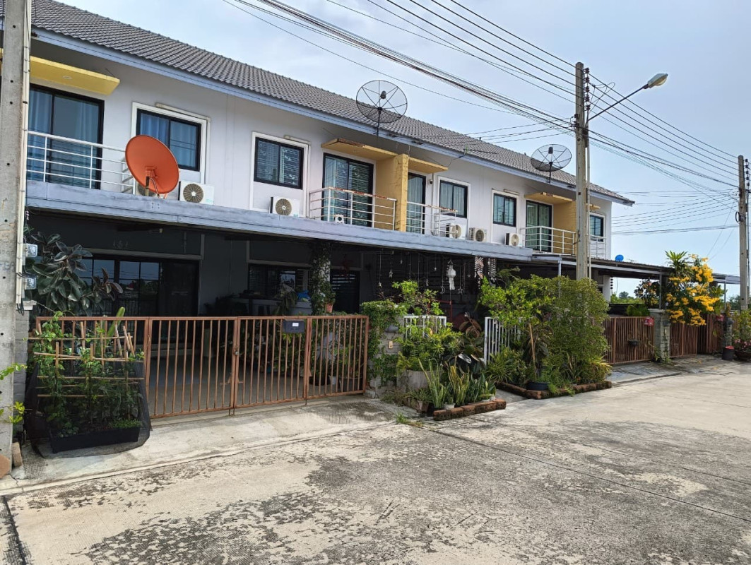 ทาวน์เฮ้าส์ โชติกา พลัส ชลบุรี พานทอง พานทอง 1815000