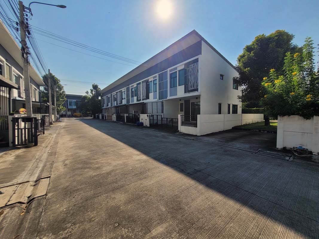 ทาวน์เฮ้าส์ เดอะทรัสต์ ราชพฤกษ์-รัตนาธิเบศร์ นนทบุรี ปากเกร็ด อ้อมเกร็ด 3450000