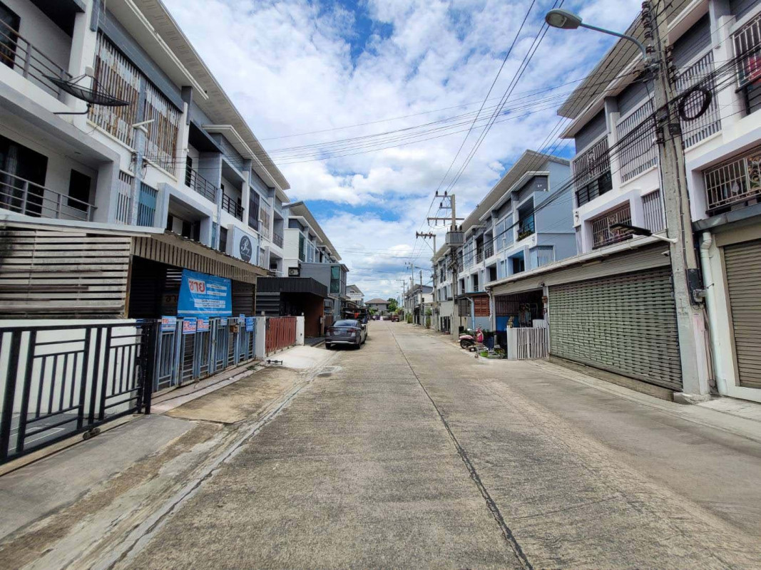 ทาวน์เฮ้าส์ อิงทาวน์ ติวานนท์-แจ้งวัฒนะ ปทุมธานี เมืองปทุมธานี บ้านใหม่ 3960000