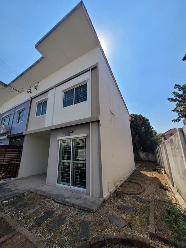 ทาวน์เฮ้าส์ ไลโอ บริสซ์ กาญจนาภิเษก-ชัยพฤกษ์ นนทบุรี บางบัวทอง บางรักพัฒนา 2400000