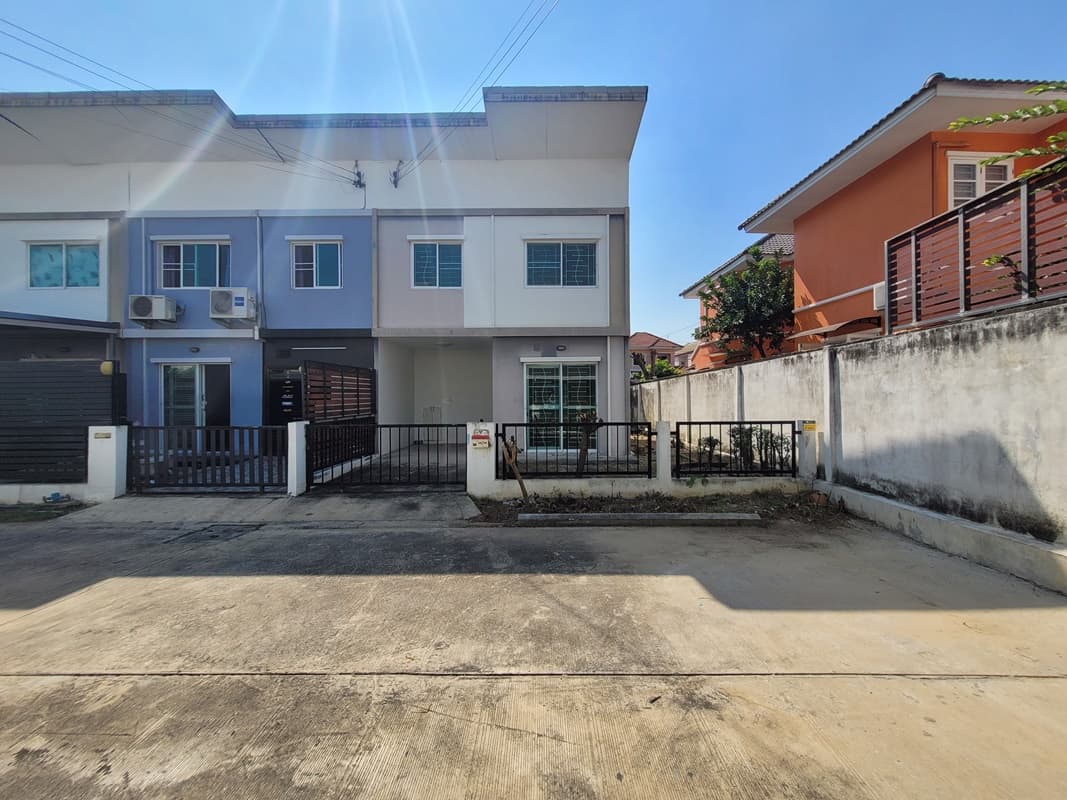 ทาวน์เฮ้าส์ ไลโอ บริสซ์ กาญจนาภิเษก-ชัยพฤกษ์ นนทบุรี บางบัวทอง บางรักพัฒนา 2400000