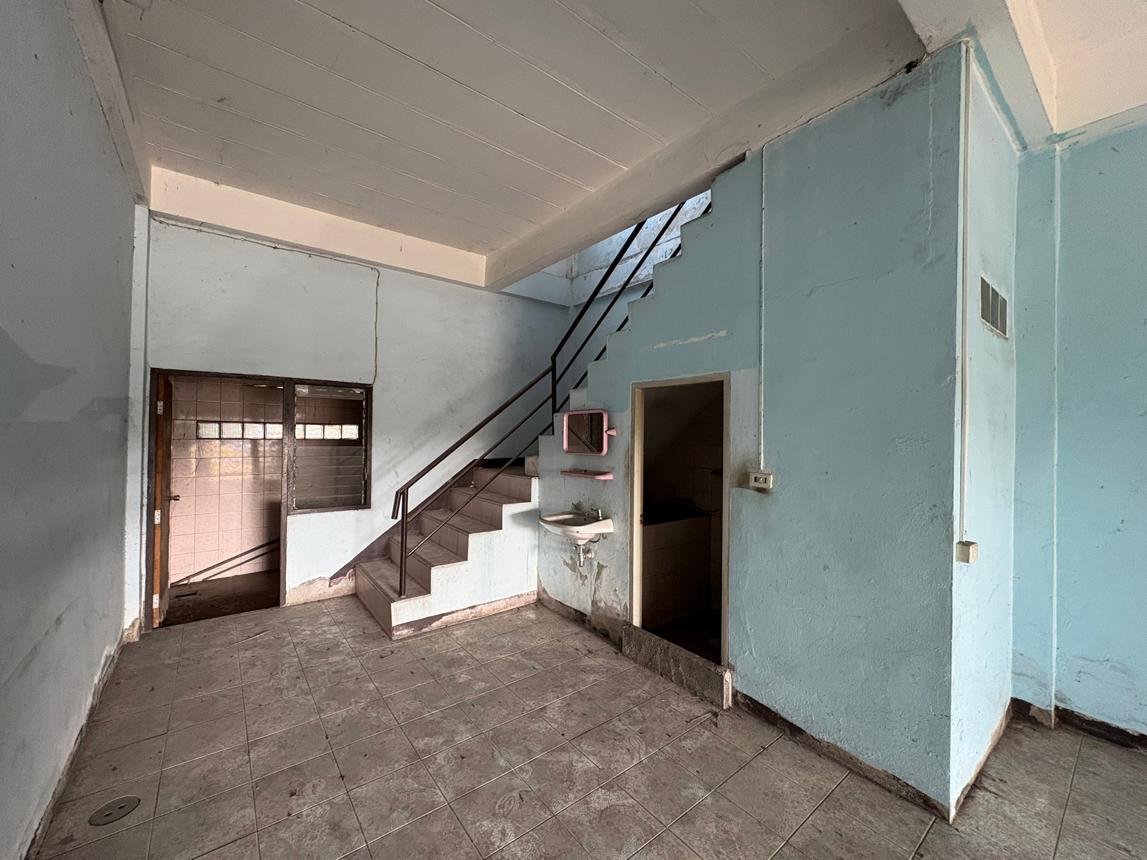 Commercial building Saraburi Chaloem Phra Kiat Huai Bong 1035000