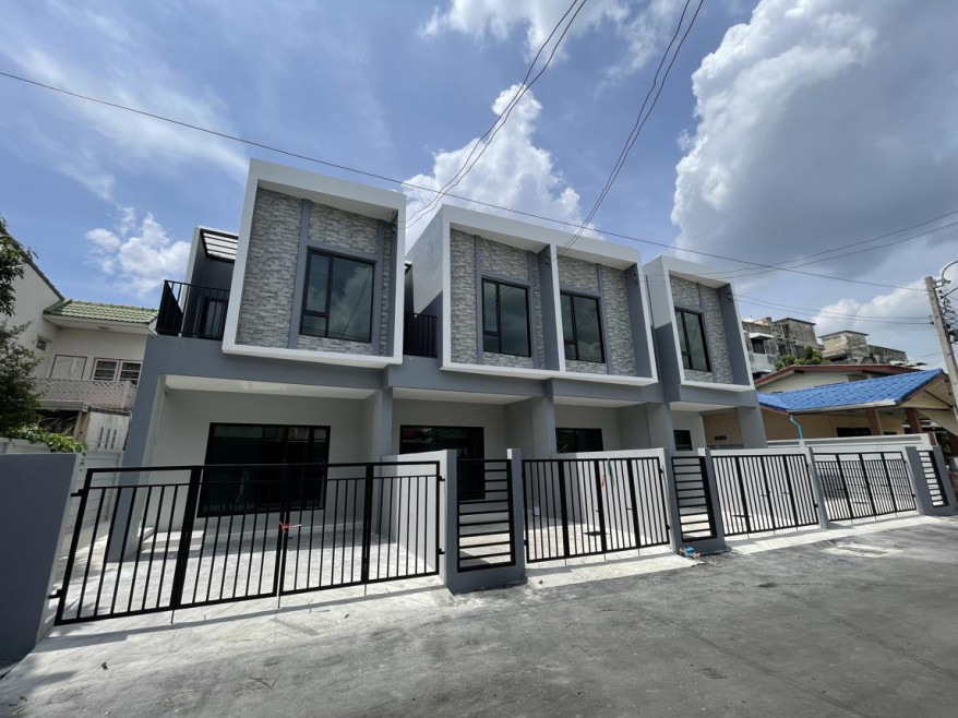 ทาวน์เฮ้าส์ โมเดิร์น เฮ้าส์ กรุงเทพมหานคร บางกะปิ คลองจั่น 3800000