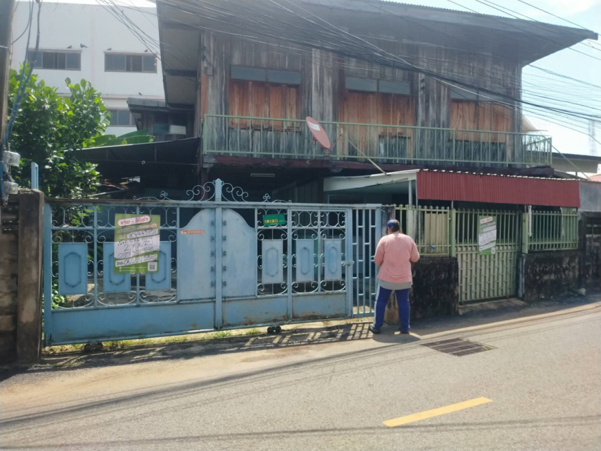 บ้านเดี่ยว นอกโครงการสกลนคร สกลนคร เมืองสกลนคร ธาตุเชิงชุม 2340000