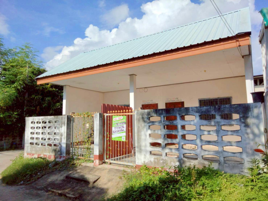 ทาวน์เฮ้าส์ นอกโครงการศรีสะเกษ ศรีสะเกษ อุทุมพรพิสัย กำแพง 1242000