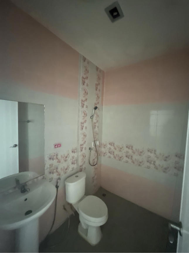 ทาวน์เฮ้าส์ ไฮท์ ลิฟวิ่ง 6 (HIGH LIVNG 6) ชลบุรี พานทอง หนองกะขะ 1800000