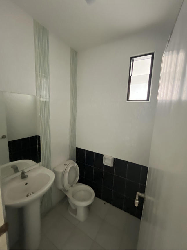 ทาวน์เฮ้าส์ ไฮท์ ลิฟวิ่ง 6 (HIGH LIVNG 6) ชลบุรี พานทอง หนองกะขะ 1800000