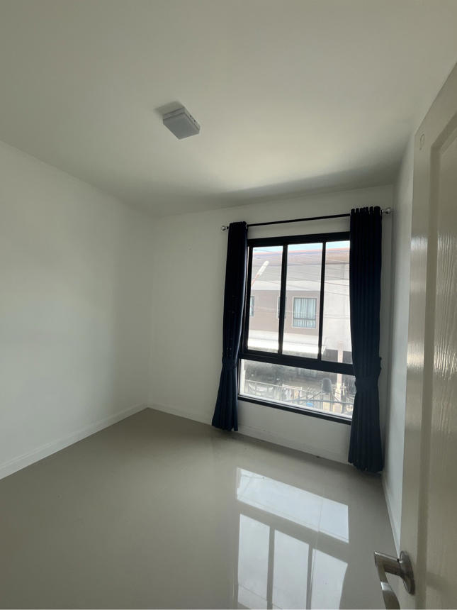 ทาวน์เฮ้าส์ ไฮท์ ลิฟวิ่ง 6 (HIGH LIVNG 6) ชลบุรี พานทอง หนองกะขะ 1800000