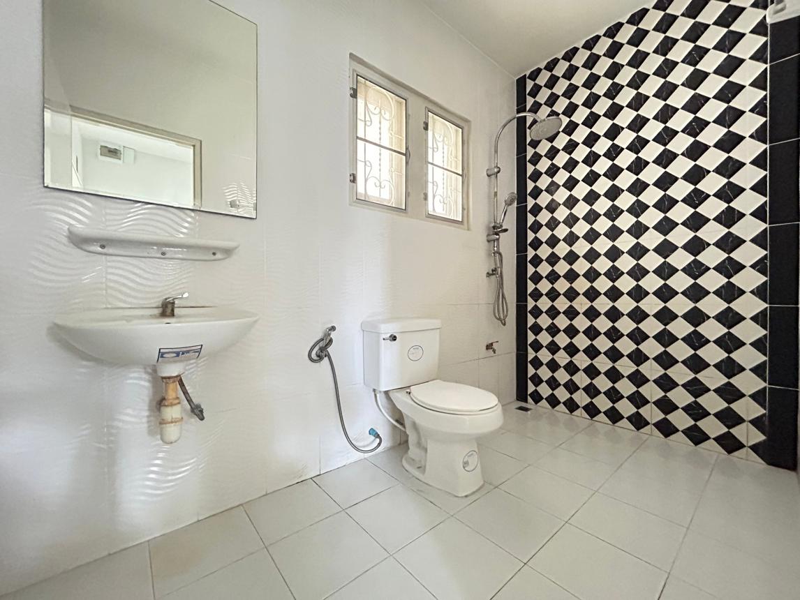 Townhouse Pathum Thani Khlong Luang Khlong Sam 1350000