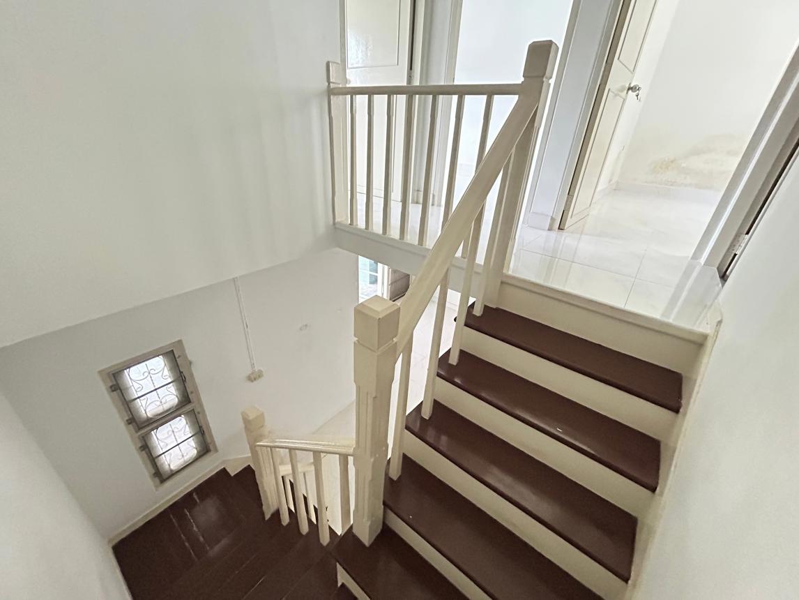 Townhouse Pathum Thani Khlong Luang Khlong Sam 1350000