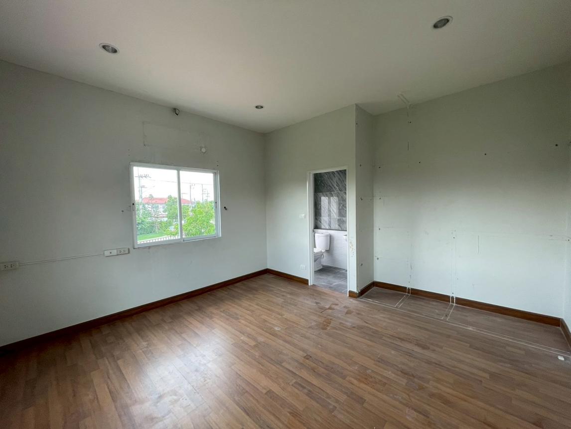 ทาวน์เฮ้าส์ ไอลีฟ พาร์ค เศรษฐกิจ-บางปลา สมุทรสาคร เมืองสมุทรสาคร นาดี 4608000