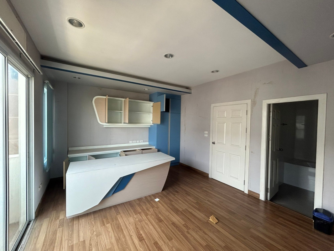 อาคารพาณิชย์ พรีเมี่ยม เพลส (เอกมัย-รามอินทรา 2) กรุงเทพมหานคร ลาดพร้าว ลาดพร้าว 10800000