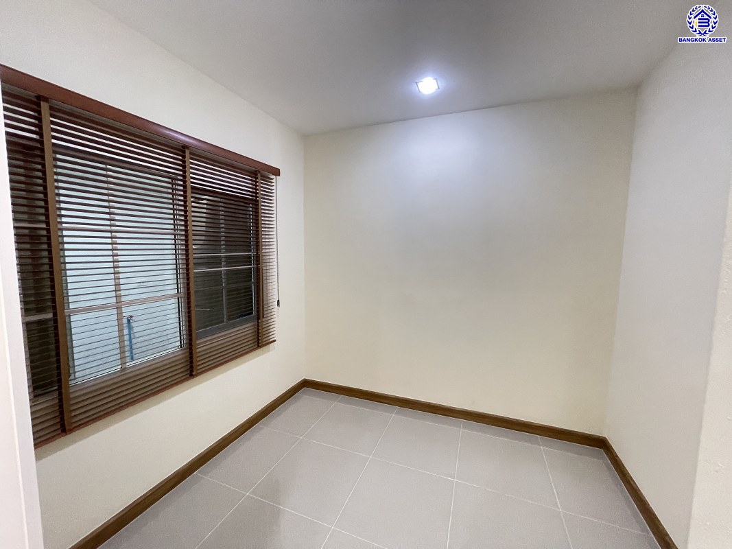 ทาวน์เฮ้าส์ โกลเด้นทาวน์ รัตนาธิเบศร์-สถานีรถไฟฟ้าไทรม้า นนทบุรี เมืองนนทบุรี ไทรม้า 3690000