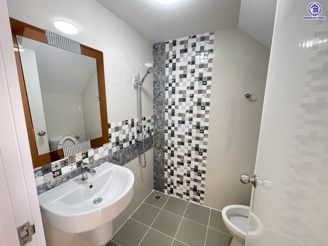 ทาวน์เฮ้าส์ โกลเด้นทาวน์ รัตนาธิเบศร์-สถานีรถไฟฟ้าไทรม้า นนทบุรี เมืองนนทบุรี ไทรม้า 3690000