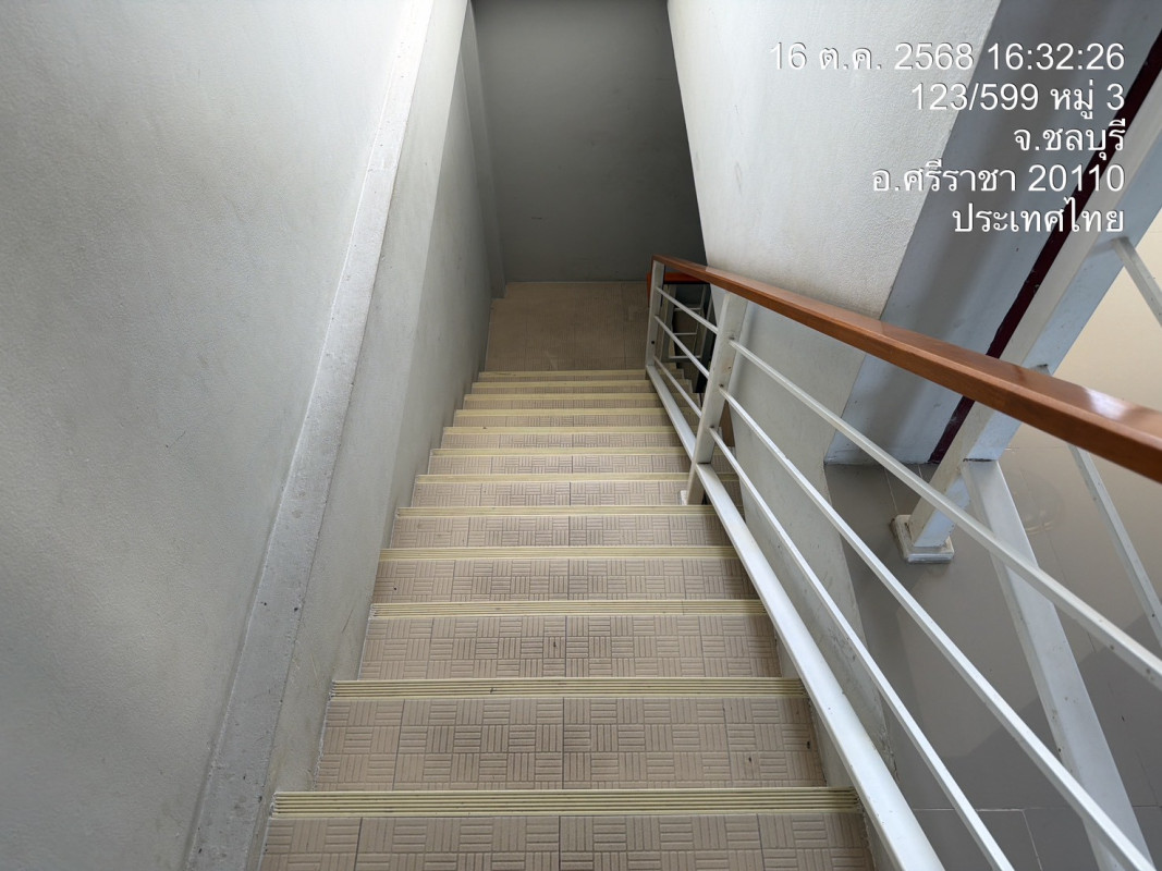 อาคารพาณิชย์ หมู่บ้านปรีชาแลนด์ ชลบุรี ศรีราชา บ่อวิน 3050000