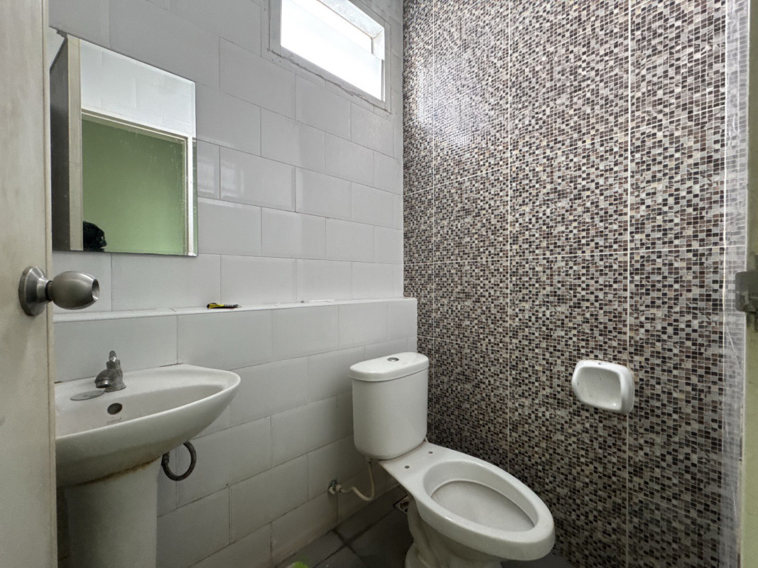 ทาวน์เฮ้าส์ นอกโครงการชลบุรี ชลบุรี ศรีราชา บ่อวิน 2100000