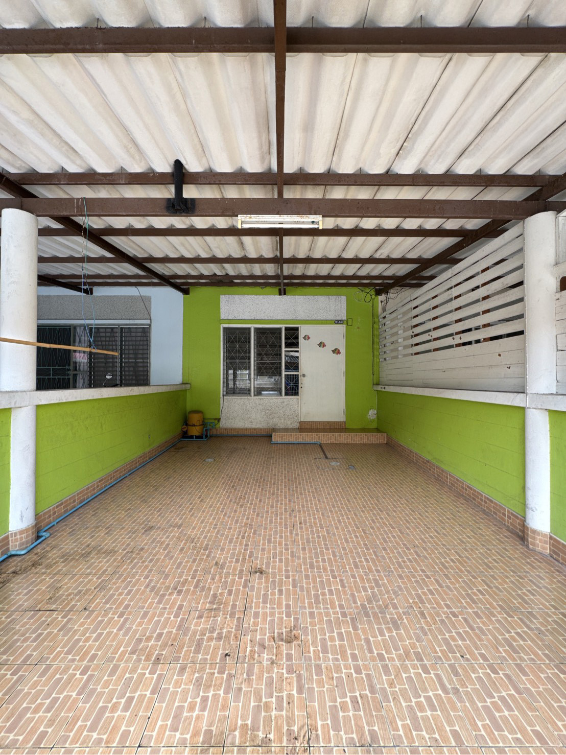 ทาวน์เฮ้าส์ นอกโครงการชลบุรี ชลบุรี เมืองชลบุรี นาป่า 1650000