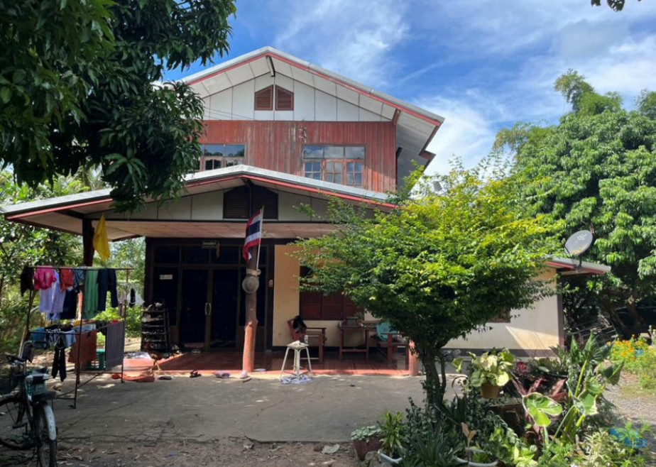 Single house Buri Ram Chaloem Phra Kiat Yai Yaem Watthana 890000